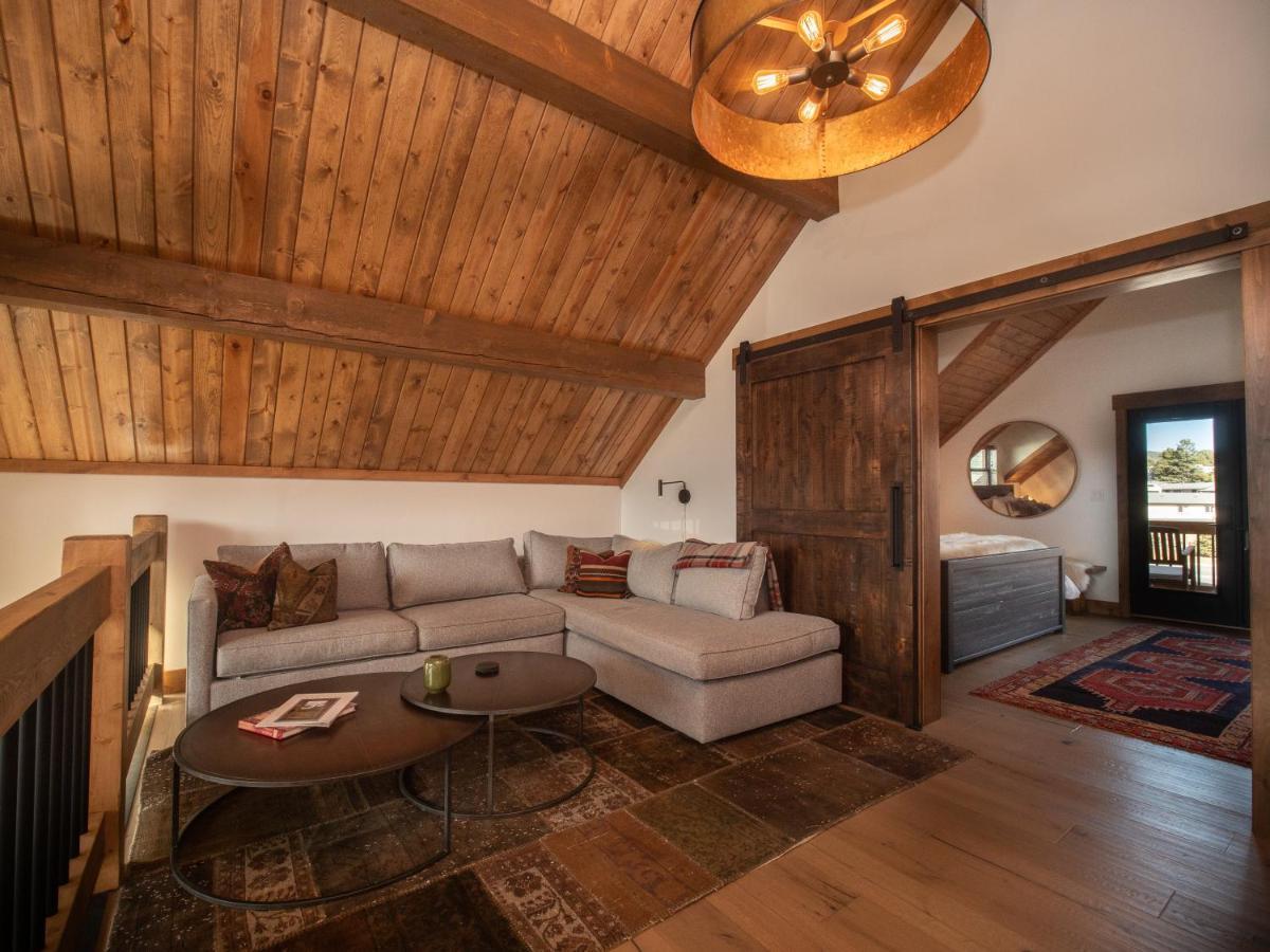 Chic Retreat Indoor Outdoor Fireplace, Private Jacuzzi, Great Location! Estes Park Dış mekan fotoğraf