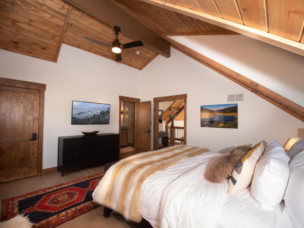 Chic Retreat Indoor Outdoor Fireplace, Private Jacuzzi, Great Location! Estes Park Dış mekan fotoğraf