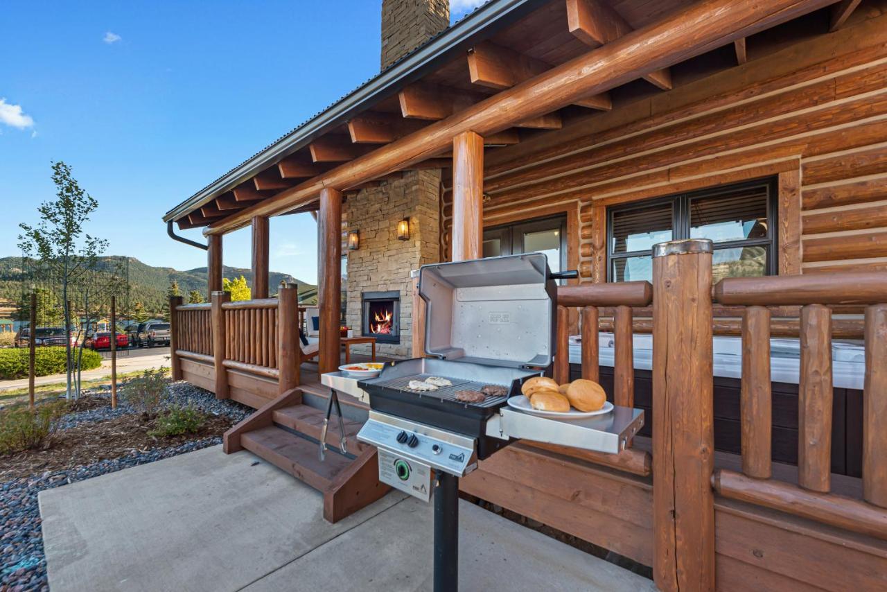 Chic Retreat Indoor Outdoor Fireplace, Private Jacuzzi, Great Location! Estes Park Dış mekan fotoğraf