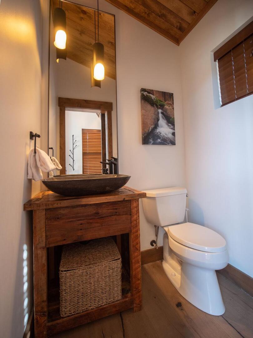 Chic Retreat Indoor Outdoor Fireplace, Private Jacuzzi, Great Location! Estes Park Oda fotoğraf