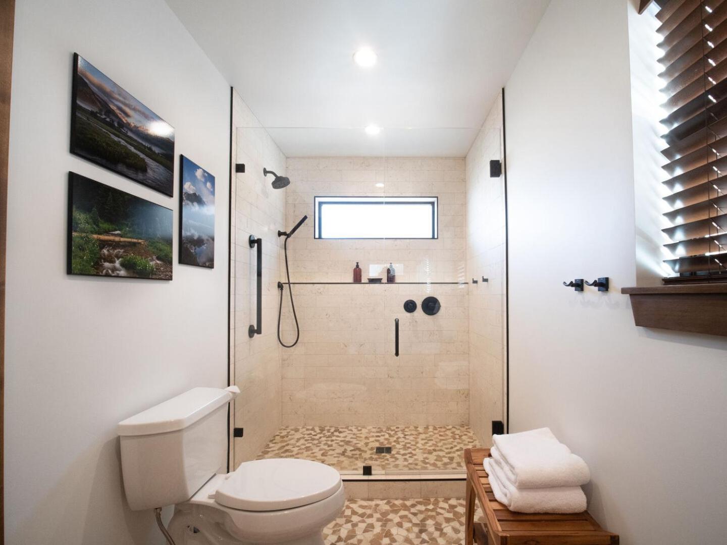 Chic Retreat Indoor Outdoor Fireplace, Private Jacuzzi, Great Location! Estes Park Oda fotoğraf